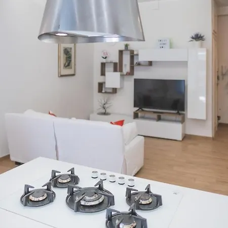 Cozy Flat With Terrace At Trastevere Train Station Rom Exterior foto