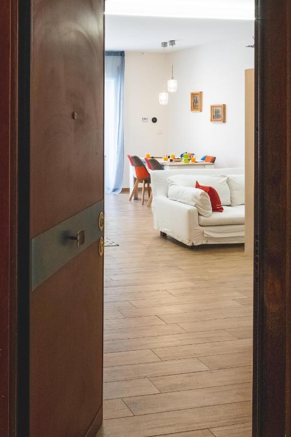 Cozy Flat With Terrace At Trastevere Train Station Appartamento